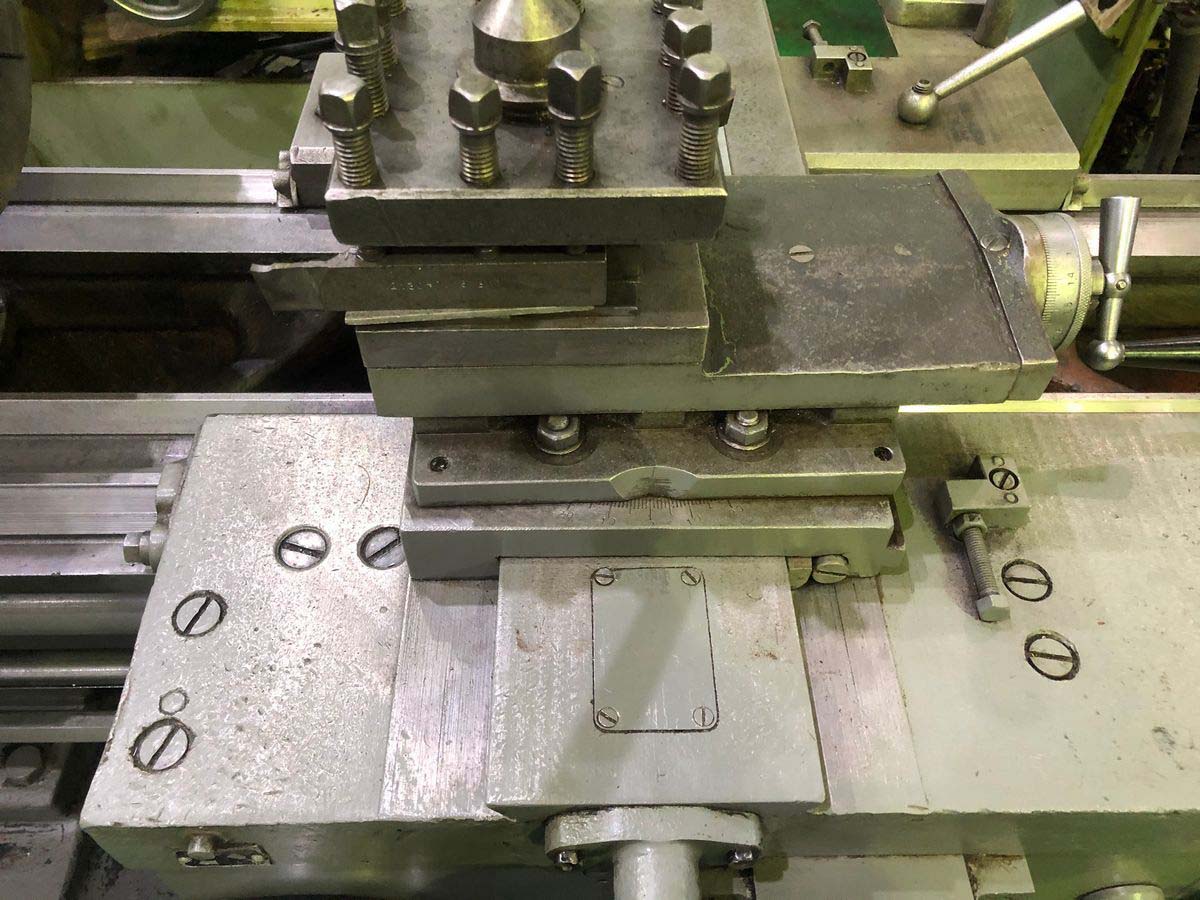 Фото токарно-гвинторізного верстата УТ16В Фото токарно-гвинторізного верстата УТ16В